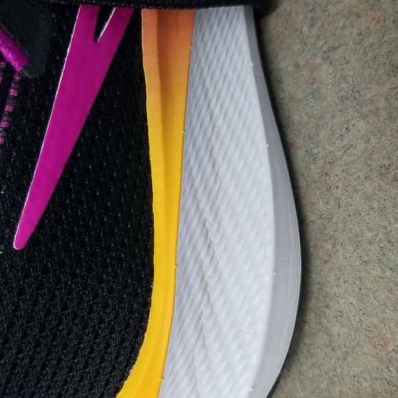 Nike Air Running Shoes - Picture 8 of 11